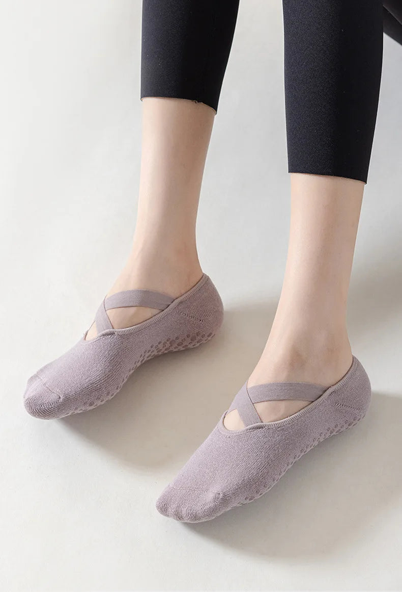 1-5 Pairs of Women's Non-Slip Yoga Socks for Dance Pilates Gym Breathable Cotton No-Show Socks with Silicone Grip Indoor Workout