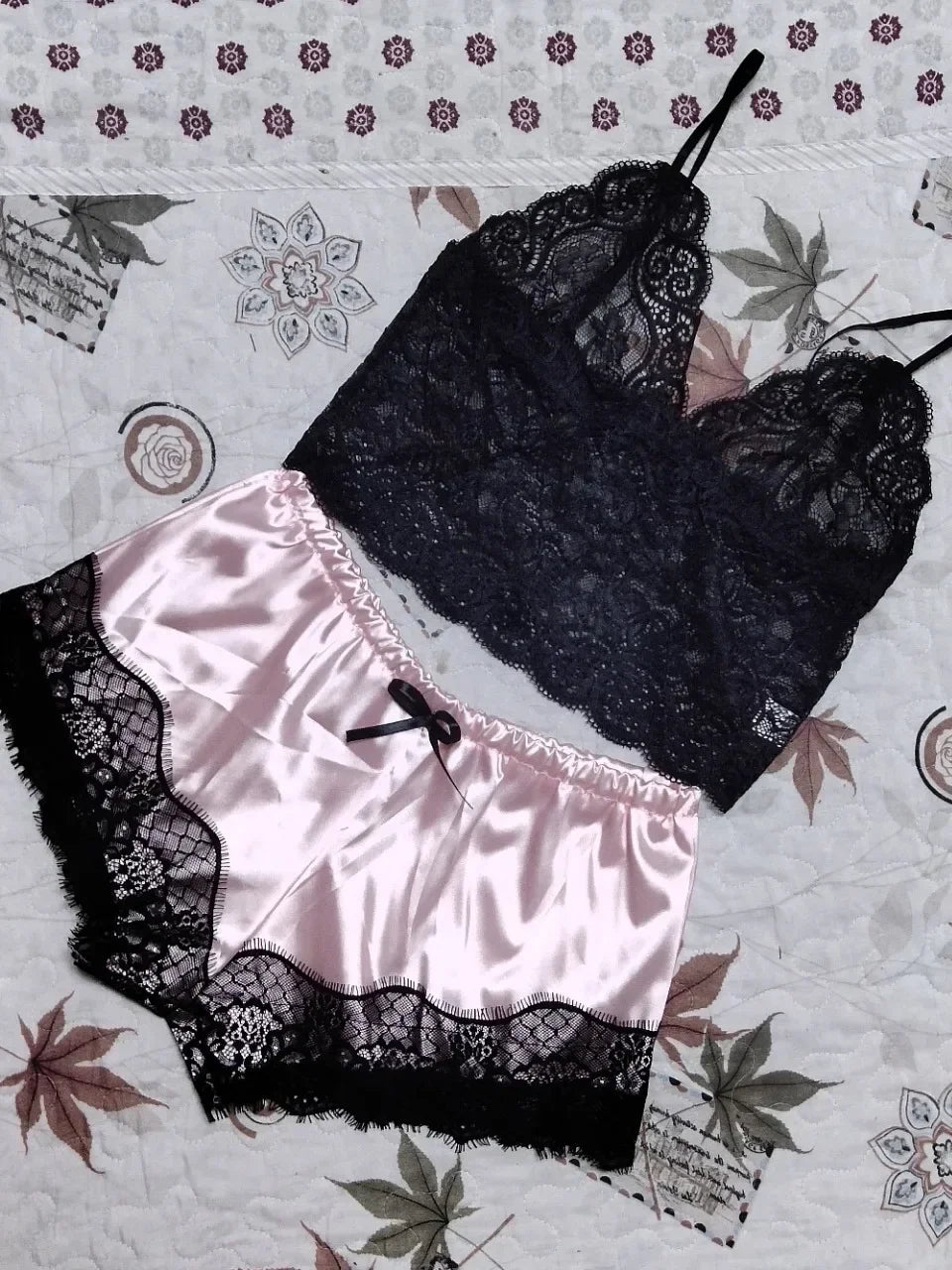 2 Pieces Pajamas Set for Women Sleepwear Sexy Lingerie Lace Silk Crop Tops and Shorts Sets Casual Nightwear Pijamas
