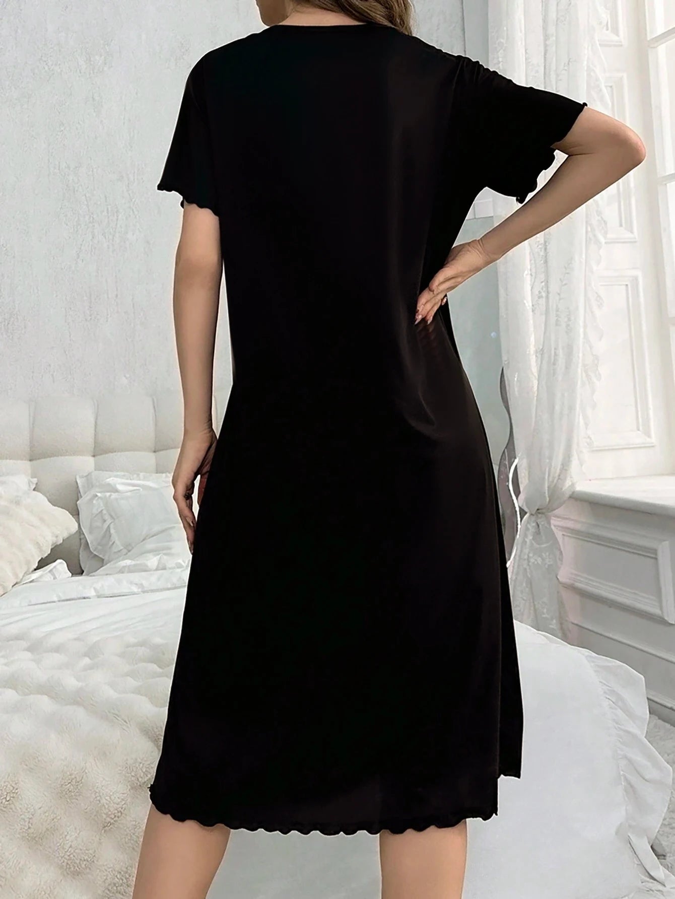 Single-Piece All-Season Nightgown, Simple, Comfortable, Fashionable Printed Short-Sleeved Long Nightgown That Can Be Worn Outside as a Home Robe